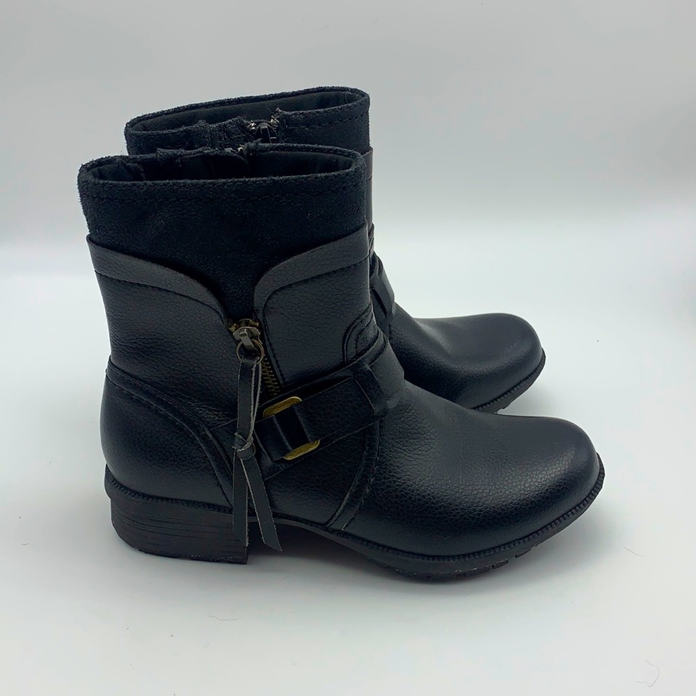 Boots - Picture 2 of 5